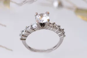 CLASSIC ENGAGEMENT RING