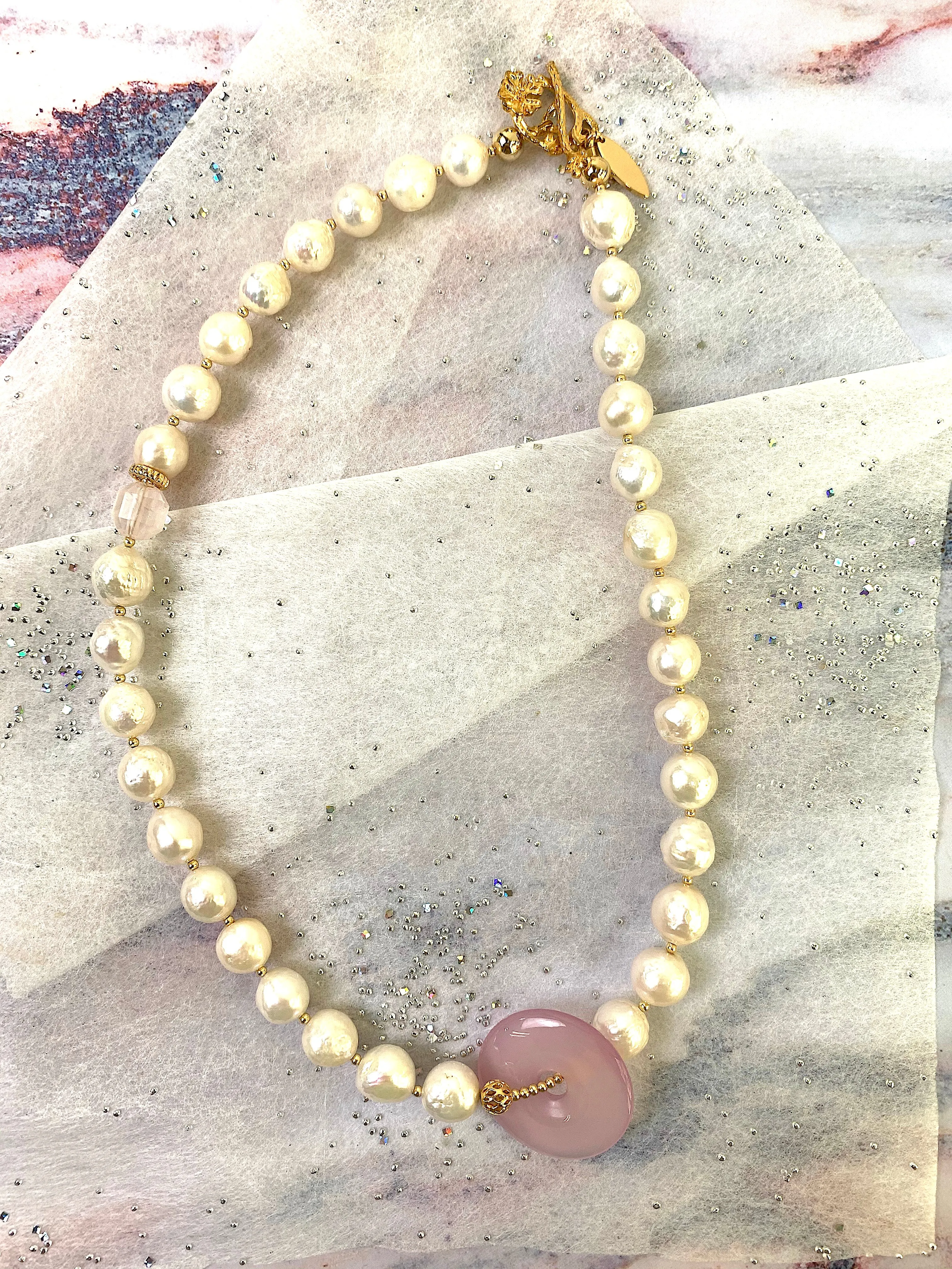 Freshwater Pearls with Rose Quartz Simple Short Necklace EN030