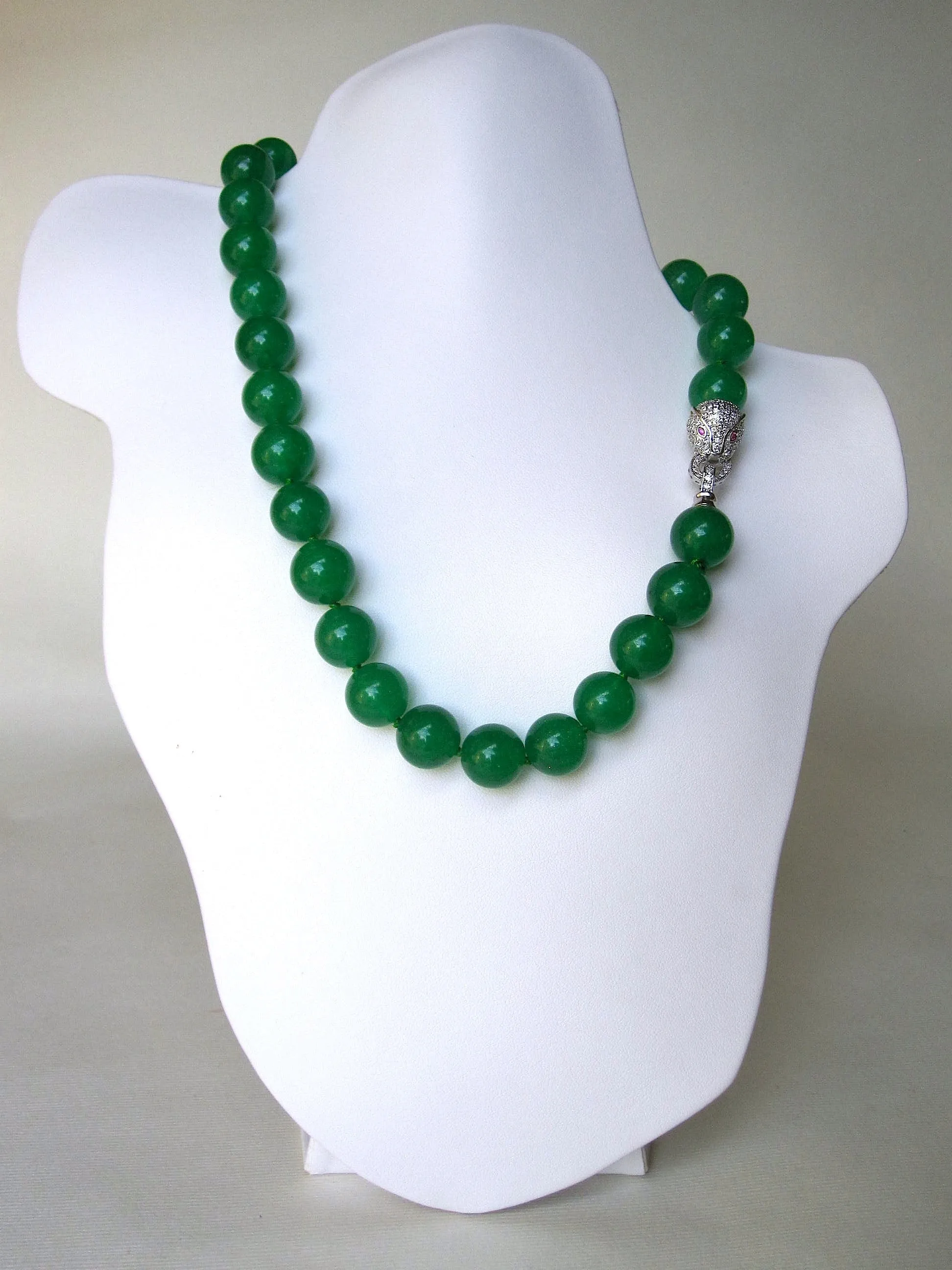 Imperial Jade Color Round Jade Bead Necklace with Jaguar Design