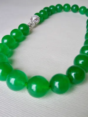 Imperial Jade Color Round Jade Bead Necklace with Jaguar Design