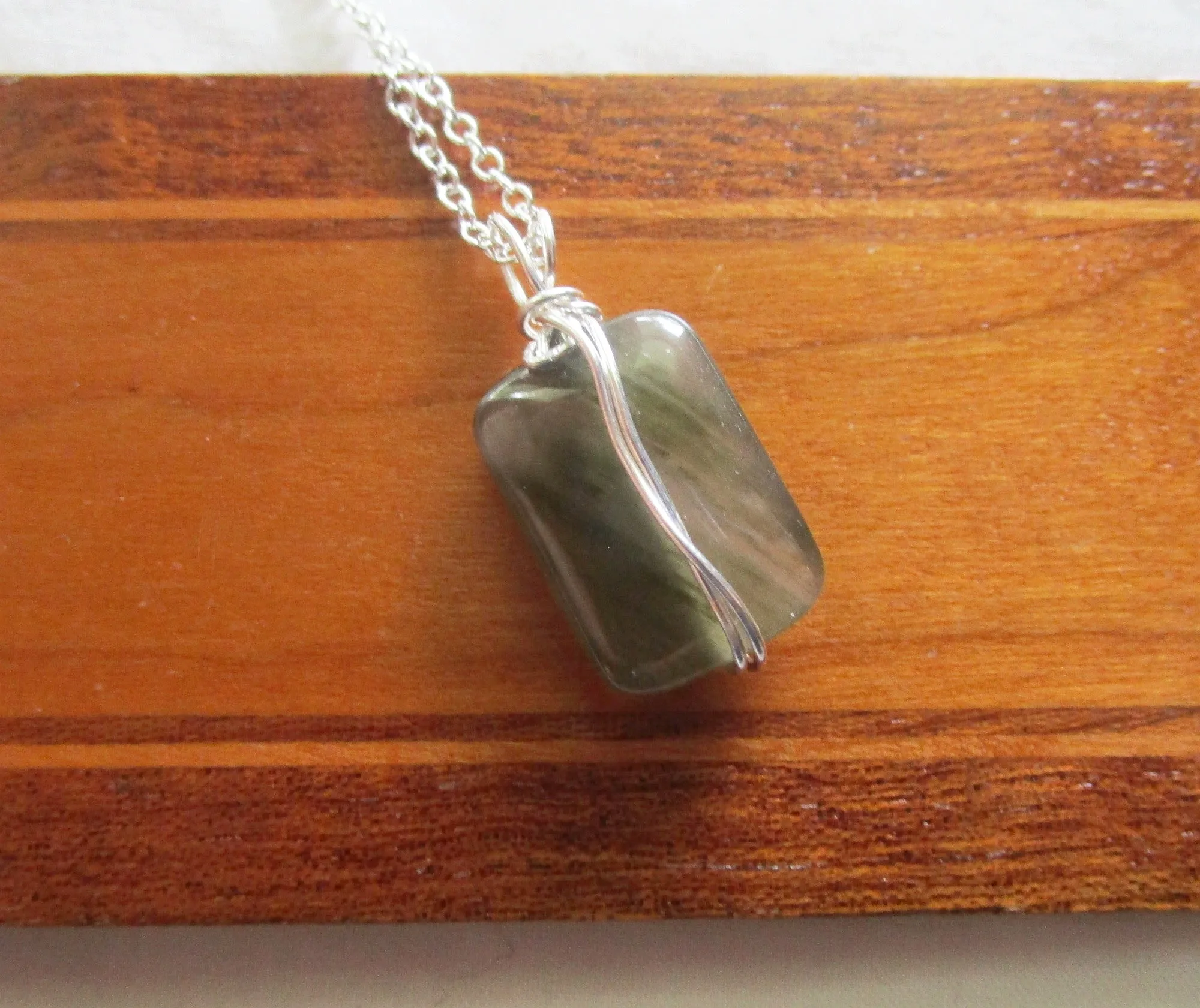 Natural Green Chlorite Quartz Polished Gemstone Pendant Necklace