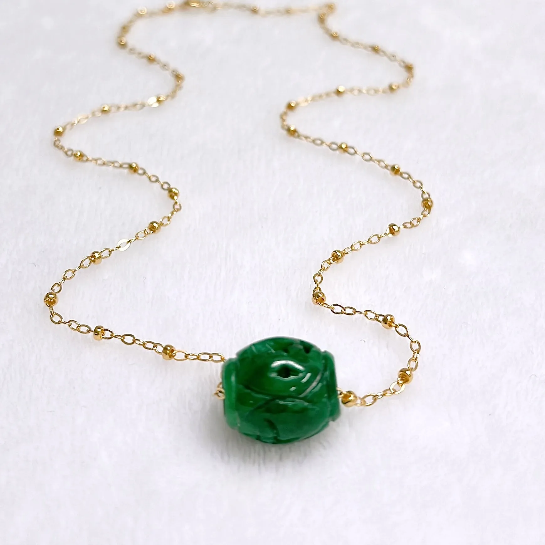 Necklace KEIKE - carved jade bead