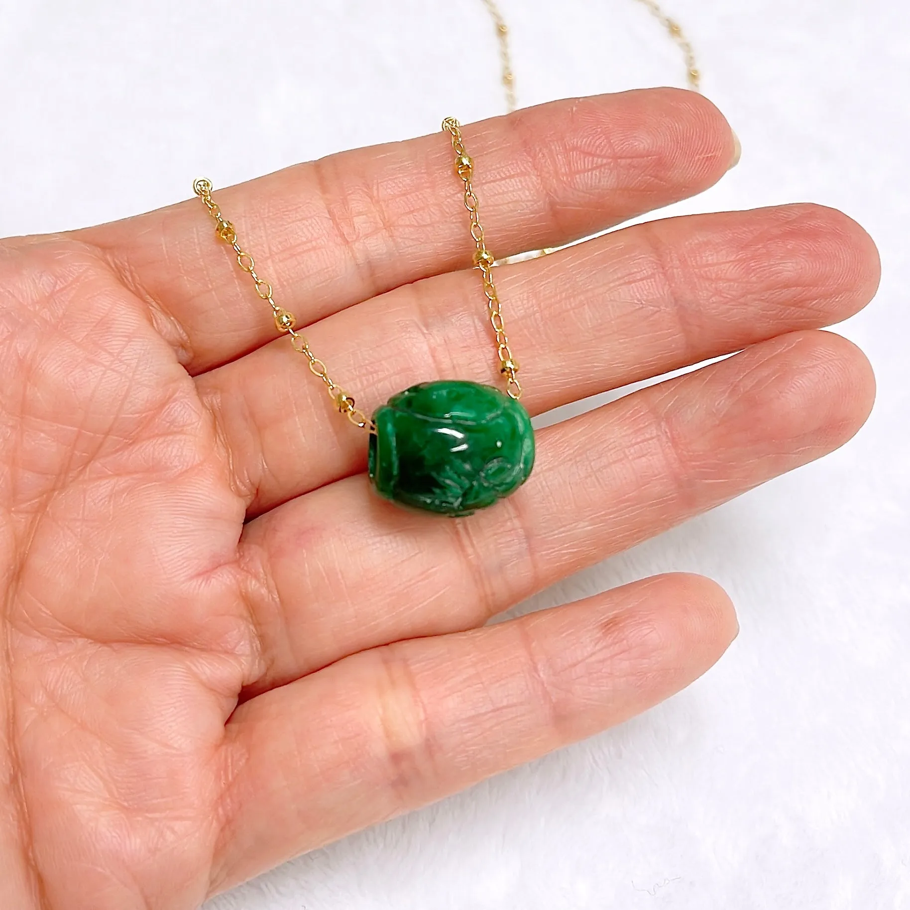 Necklace KEIKE - carved jade bead