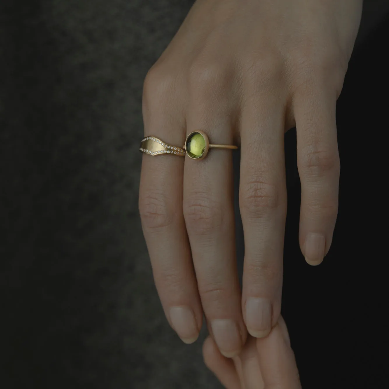 R12001PR | Peridot Glacé Ring